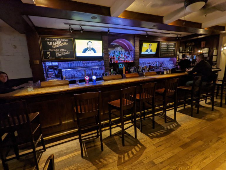 Extreme Chicken Wings At The Royal Oak GastroPub In Ottawa! tommera