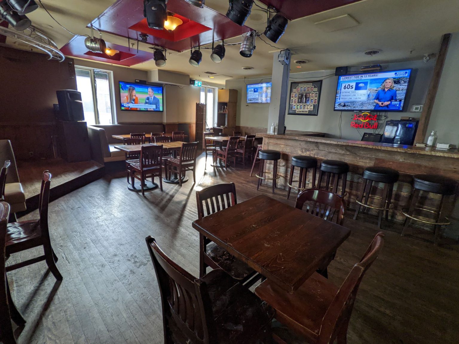 free-private-party-room-in-ottawa-at-pub-101-tommera